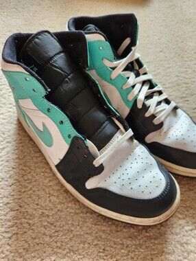 Jordan 1 Mid Tropical Twist Igloo Size 12